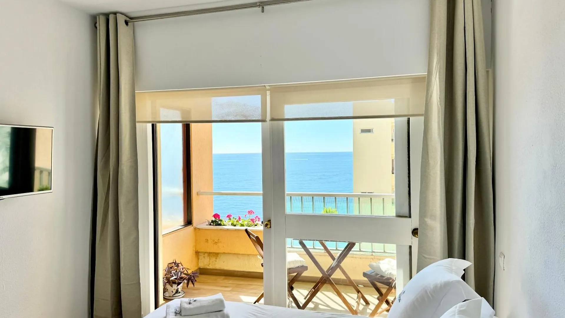 Appartement The Suit Facing The Sea By Eaw Homes Marbellac