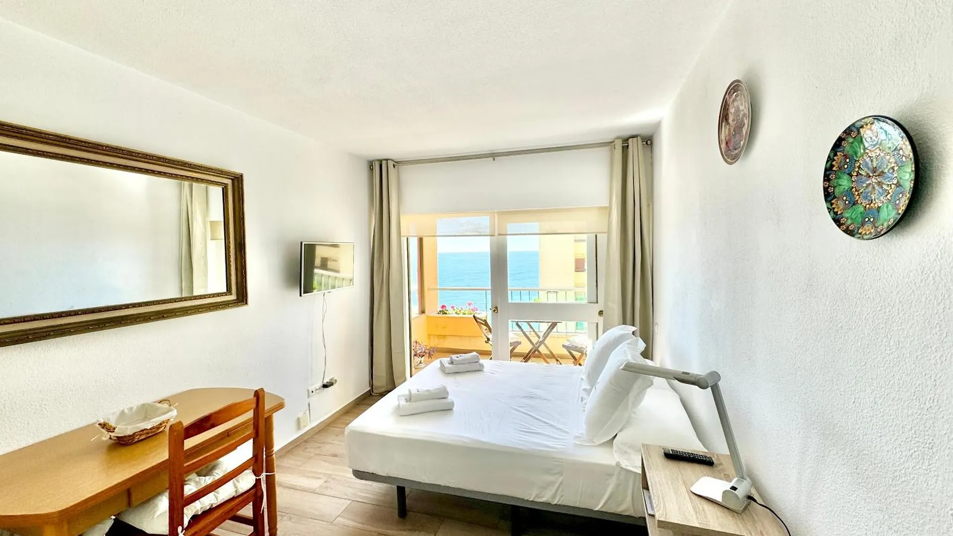 The Suit Facing The Sea By Eaw Homes Marbella